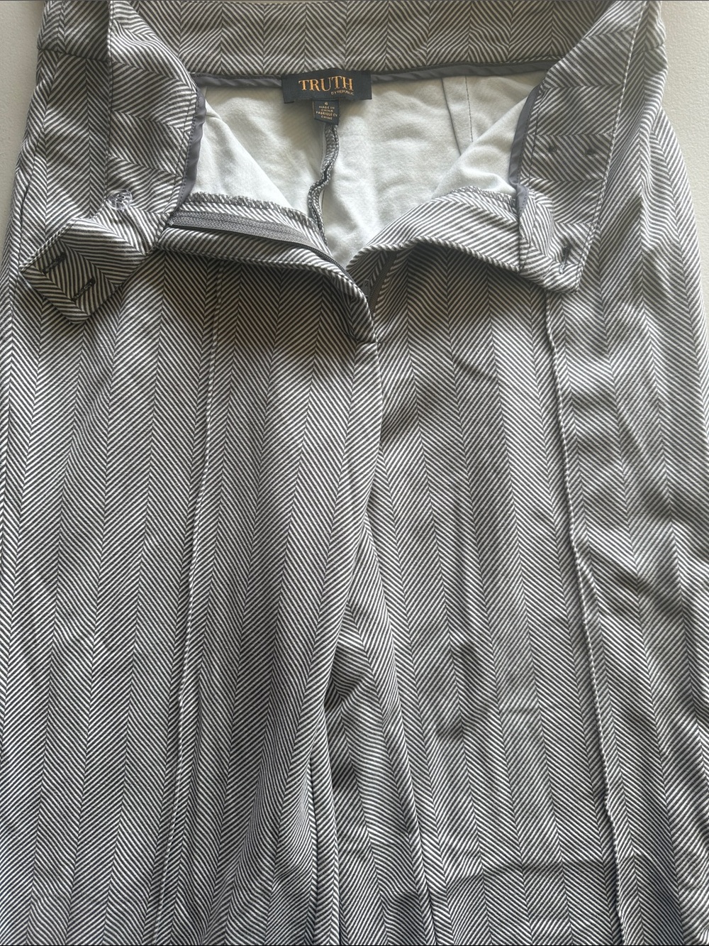 Truth by Republic Ladies Herringbone slacks  - Gray/White. 6